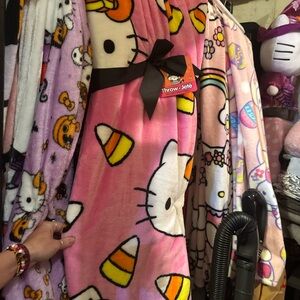 Hello Kitty Pink Throw Blanket
